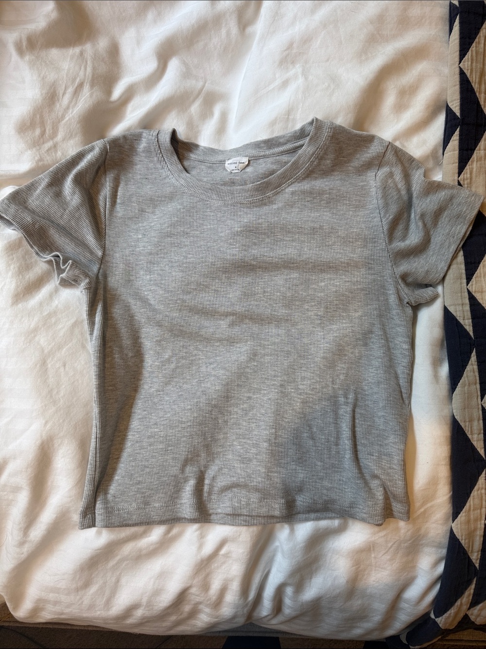 Wilfred Heather Gray Ribbed Short Sleeve Tee
